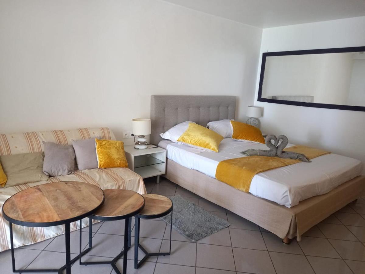 Grand Studio De 41 M², Vue Mer Et Jardin Tropical. Le Gosier  Esterno foto